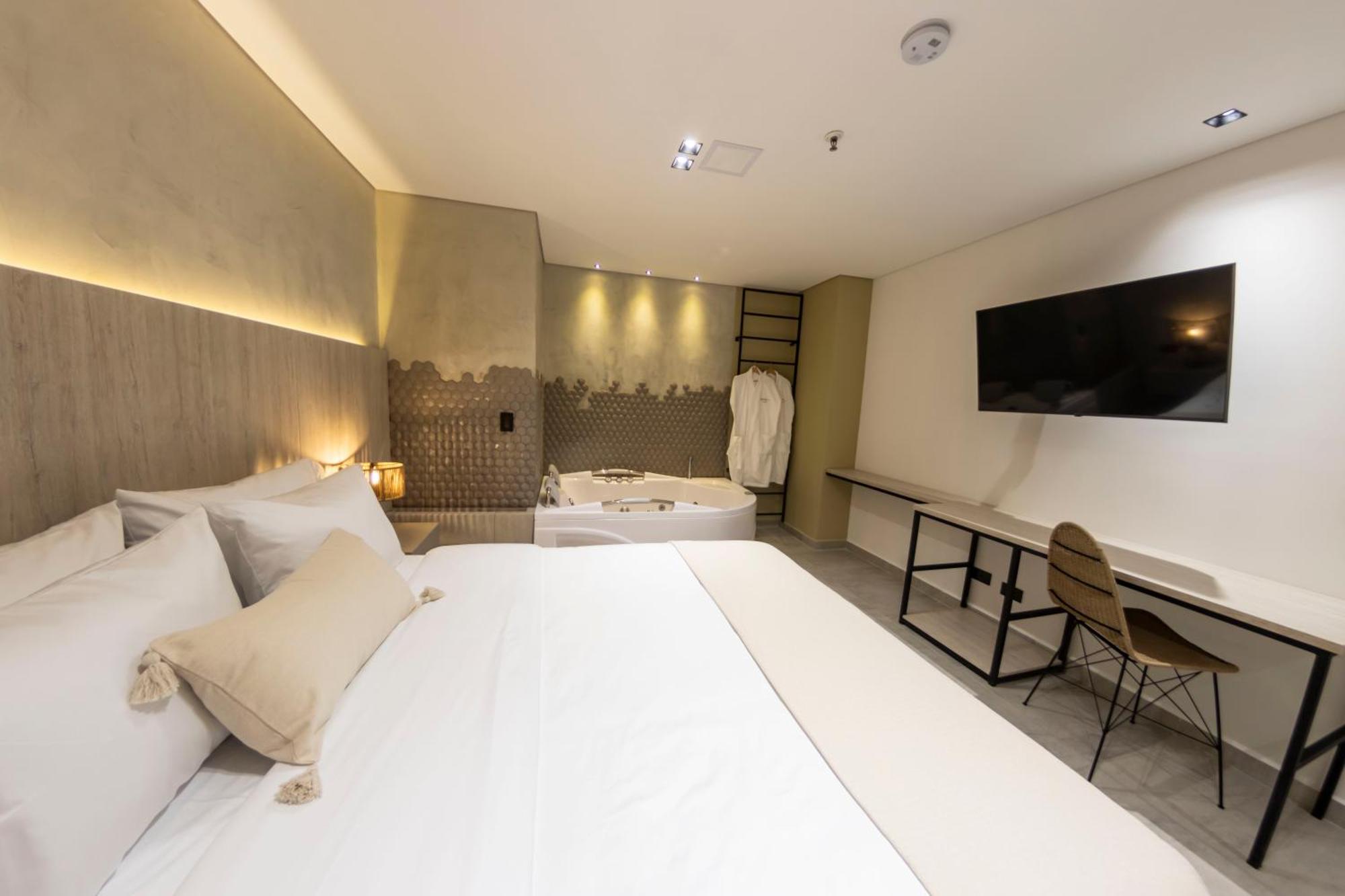 Sonata 44 Laureles * Medellín