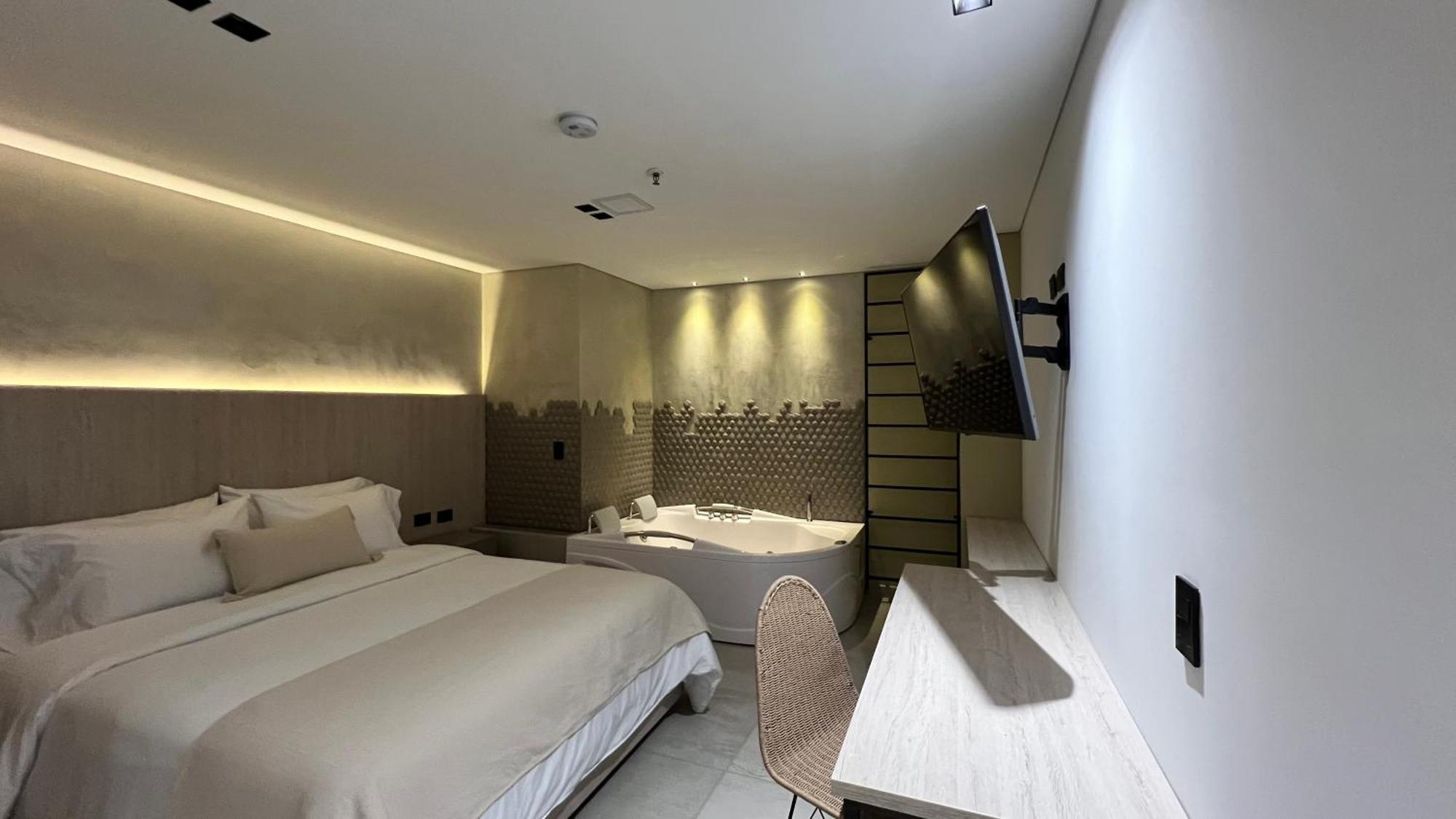 Sonata 44 Laureles Hotel